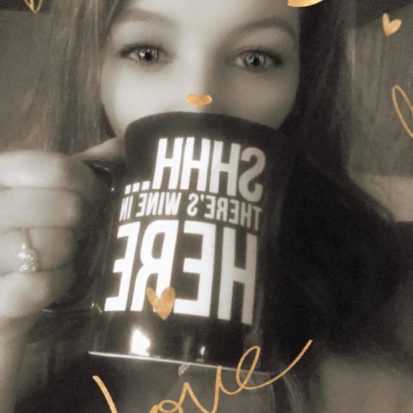 Meet your Posher, Danielle - Picture 1 of 1